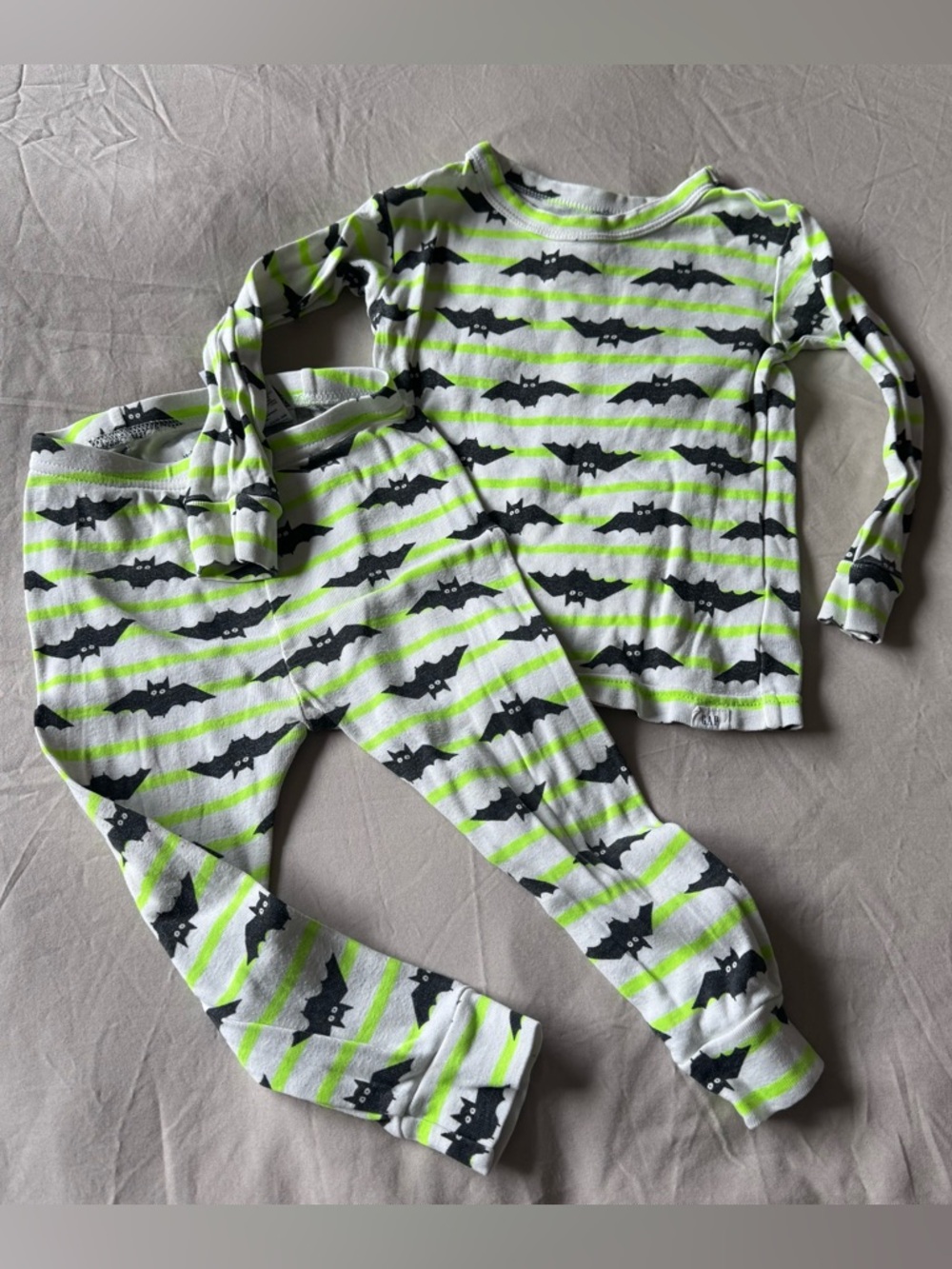 Baby Gap Pajama Set - Green Stripes with Bats - 18-24 Mo - Picture 2 of 9
